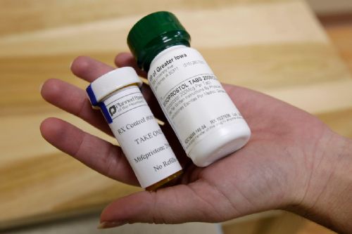 AHCA reminds Florida pharmacies that dispensing abortion pills is against state law
